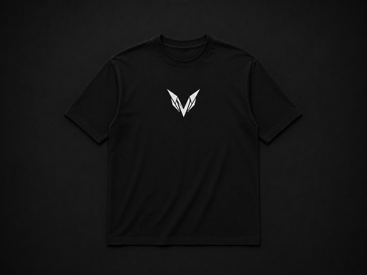 Remera negra VORKA con logo blanco en el pecho